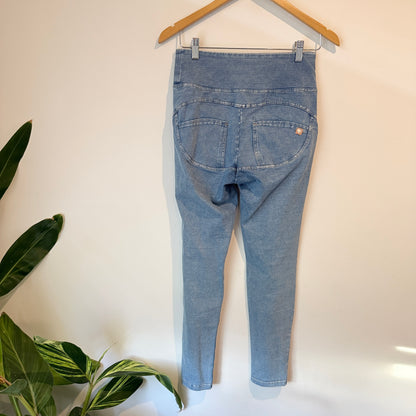 Brand Unknown Mid-Rise Skinny Pinstriped Jeans – Waist 66cm