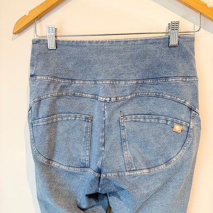 Brand Unknown Mid-Rise Skinny Pinstriped Jeans – Waist 66cm