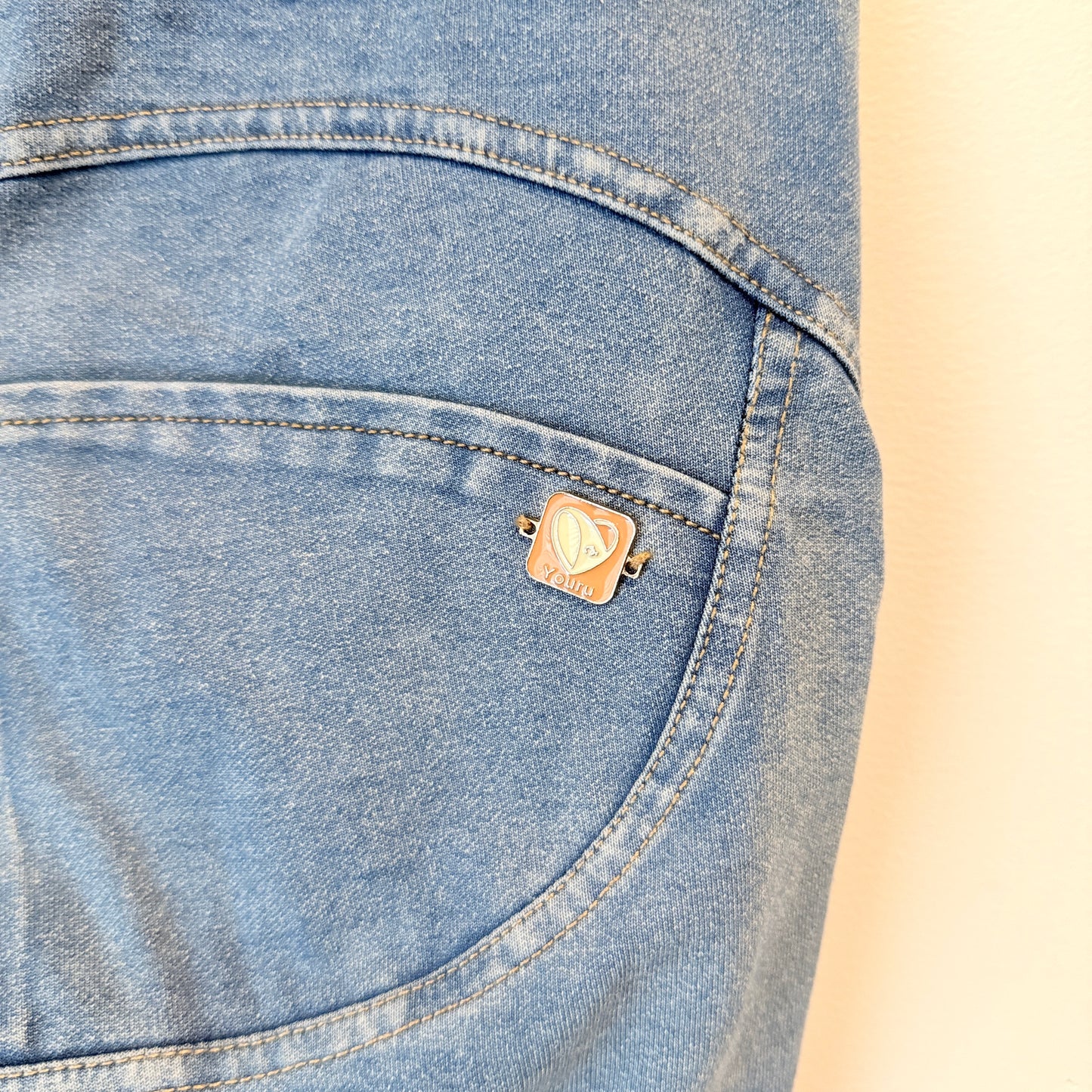 Brand Unknown Mid-Rise Skinny Pinstriped Jeans – Waist 66cm