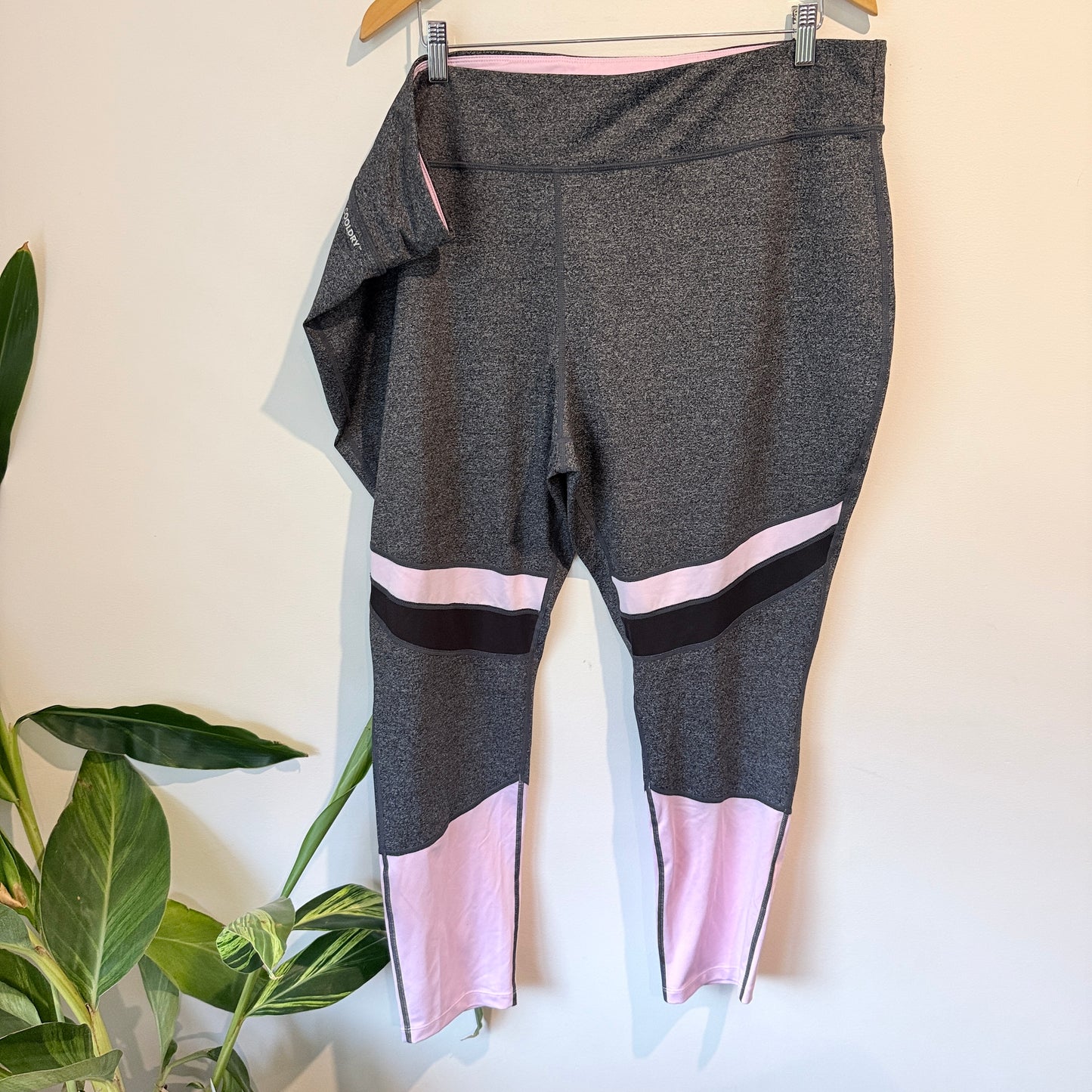 Active Intent Cool Dry Cropped Leggings Charcoal/Pink - Size 5XL