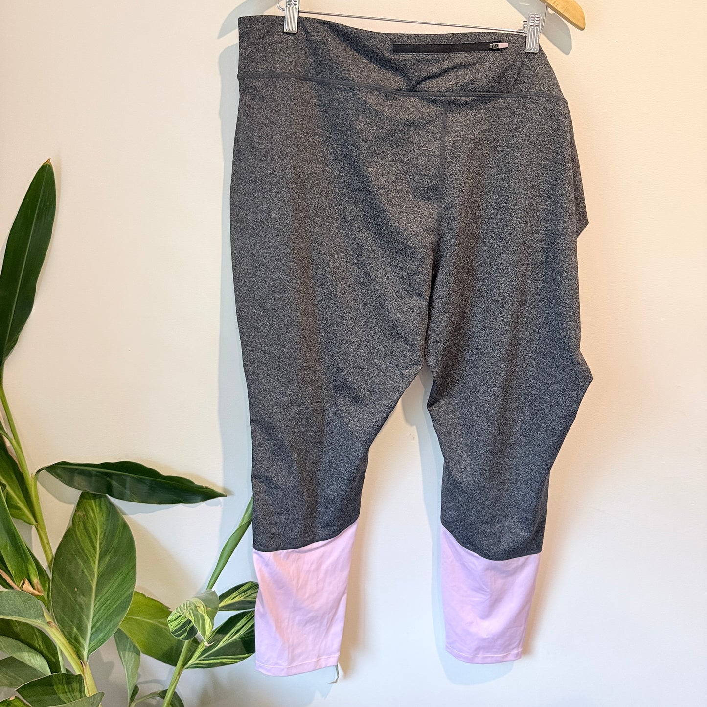 Active Intent Cool Dry Cropped Leggings Charcoal/Pink - Size 5XL