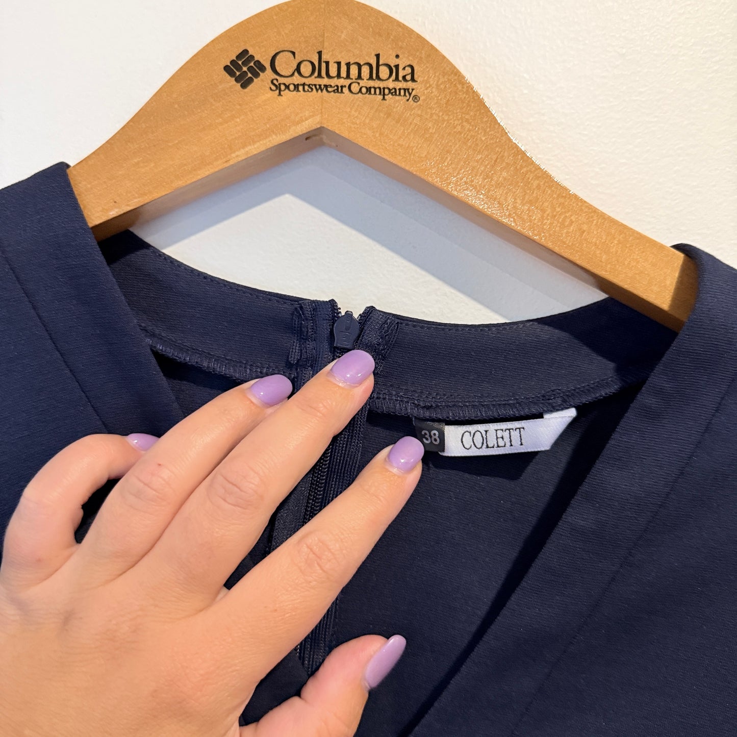 Colett Size 38 V-Neck Midi Dress