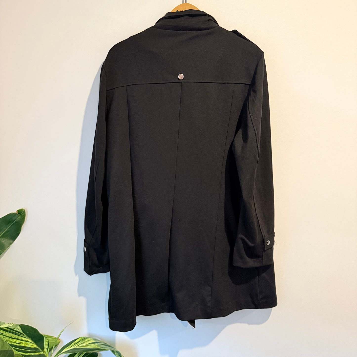 Millers Size 18 Black Zip Up Blazer