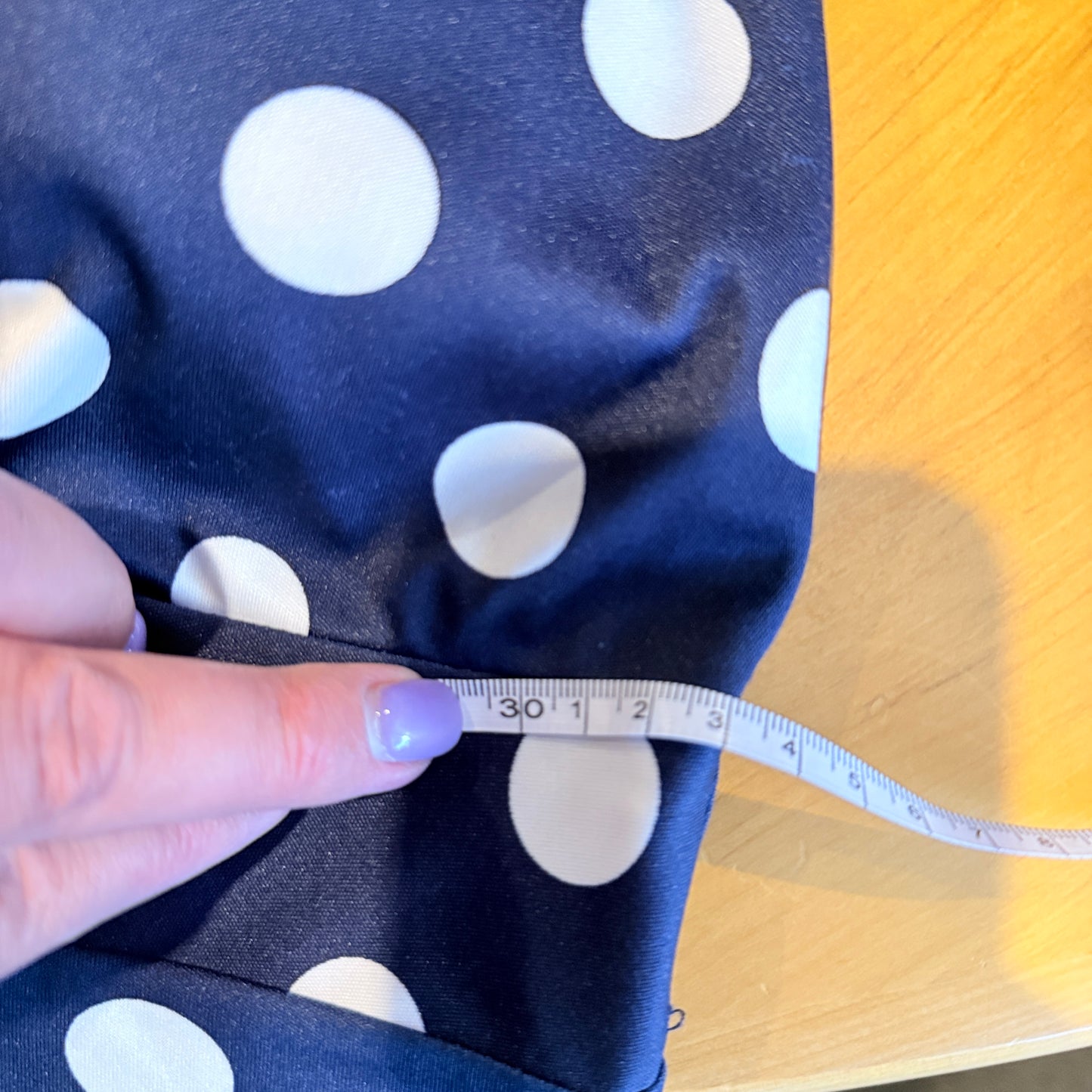 Brand Unknown Polka Dot One-Shoulder Dress – 33cm Under Bust