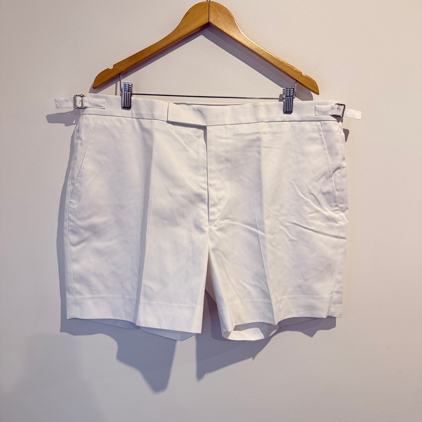 NZ Defence Force (1998) Size 108 Reg White Chino Shorts – NZ Made