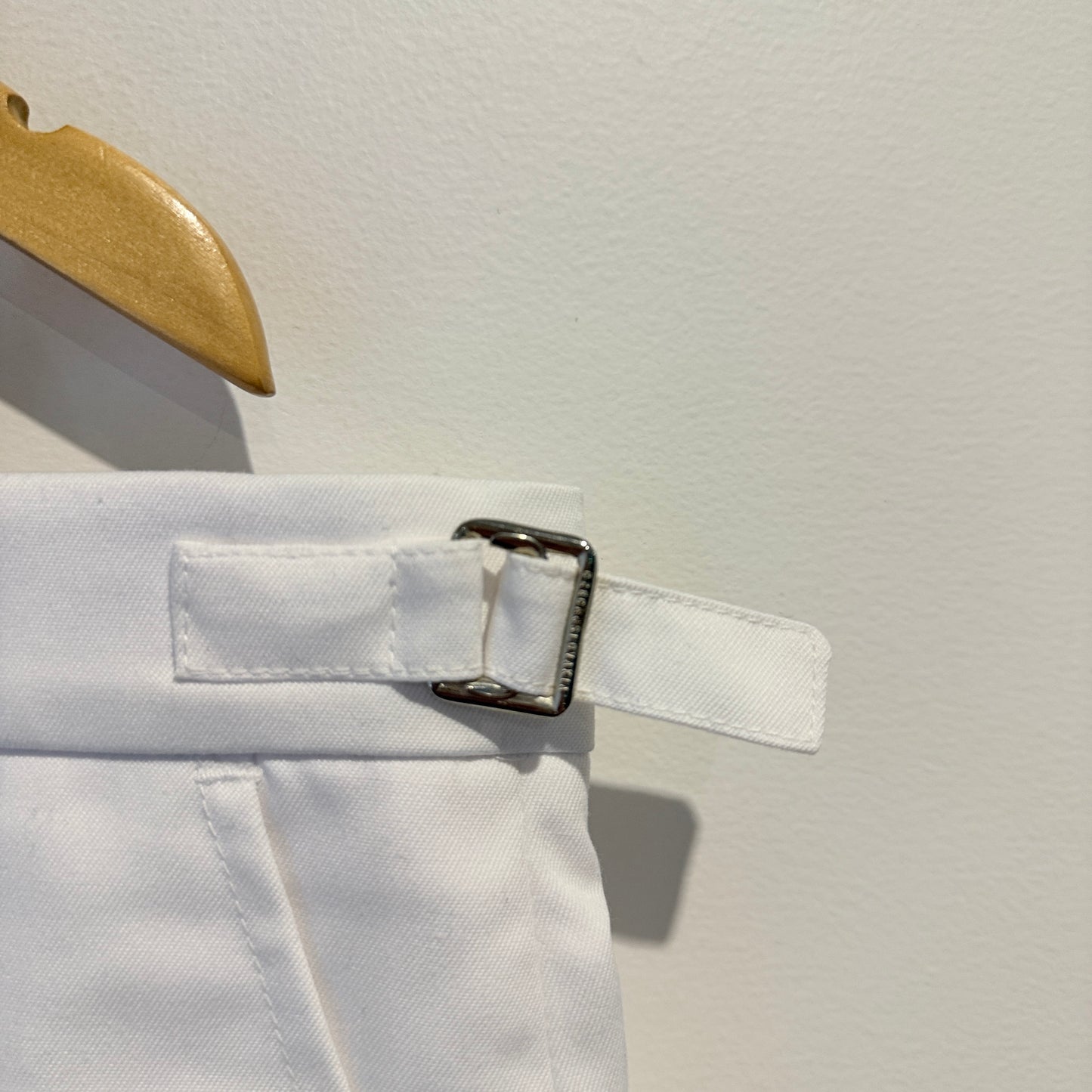 NZ Defence Force (1998) Size 108 Reg White Chino Shorts – NZ Made