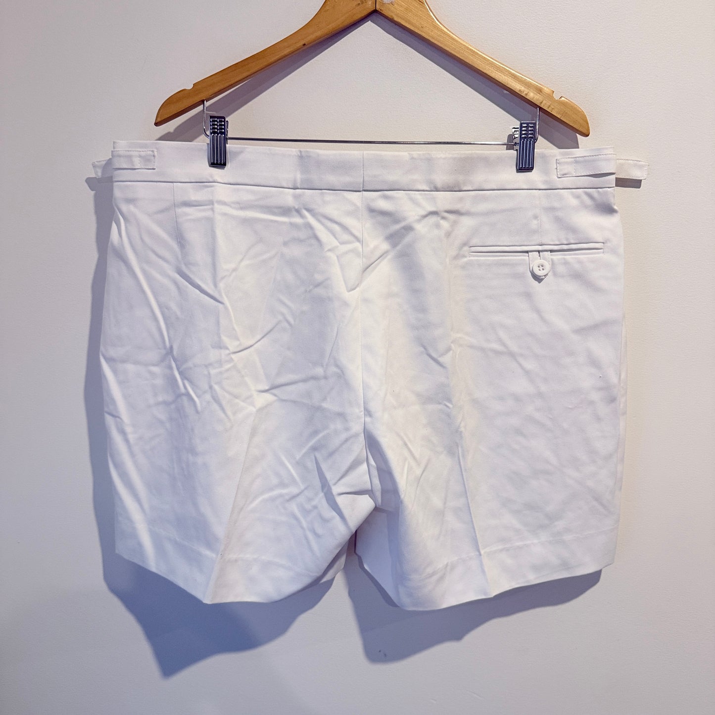 NZ Defence Force (1998) Size 108 Reg White Chino Shorts – NZ Made