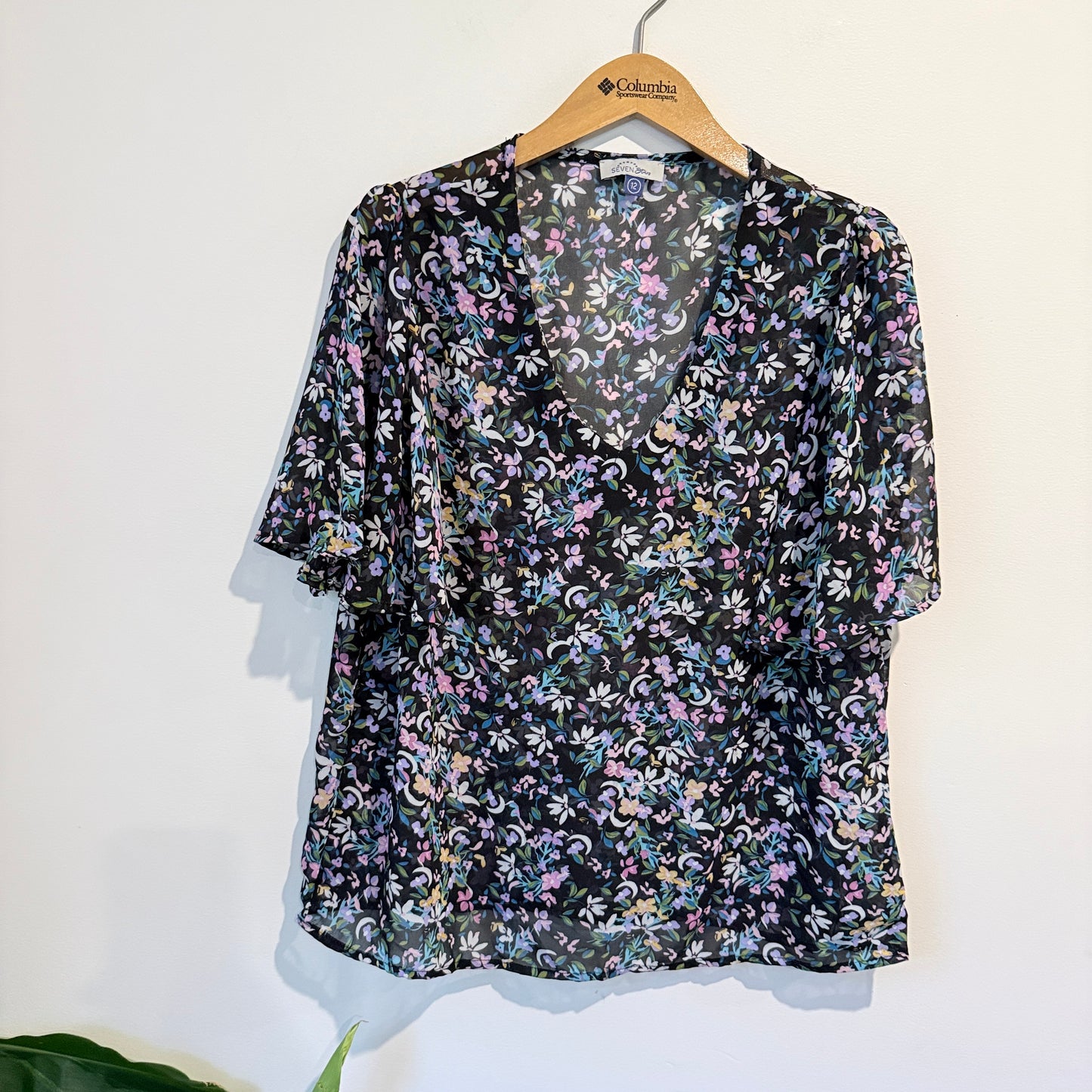 Seven Stars Floral V Neck Blouse - Size 12
