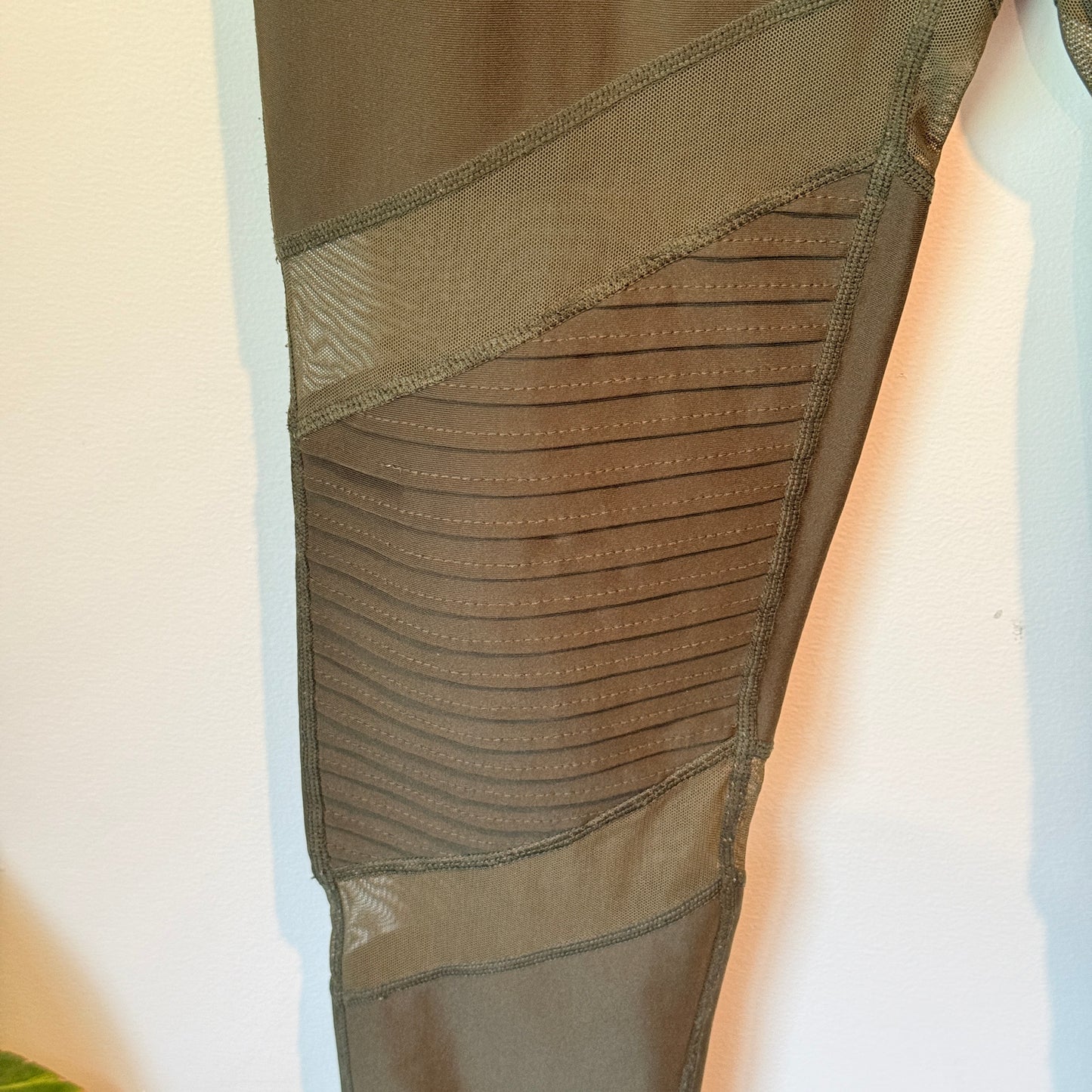 Nimble Size M Black High-Waisted Moto Leggings