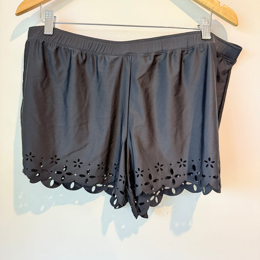 Zest Resort Curve 18 Black Women’s Shorts Laser-Cut Scallop Hem Swim Shorts