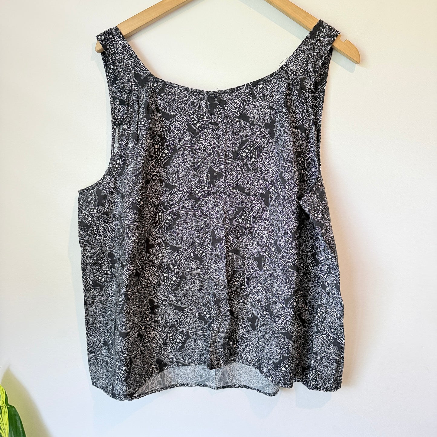 Spirit Tank Top in Black and White Paisley Print - Size 18