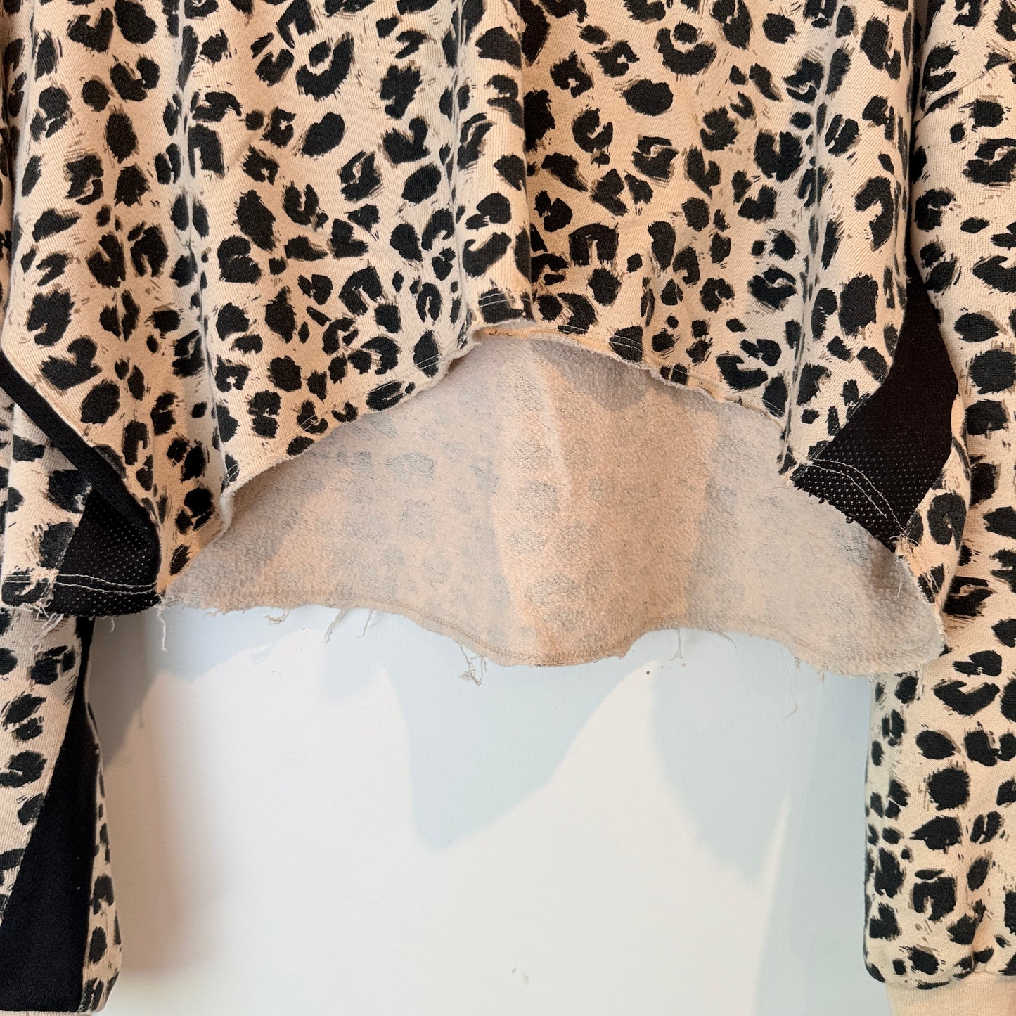 Brand Unknown Size L Cropped Leopard Print CropHoodie