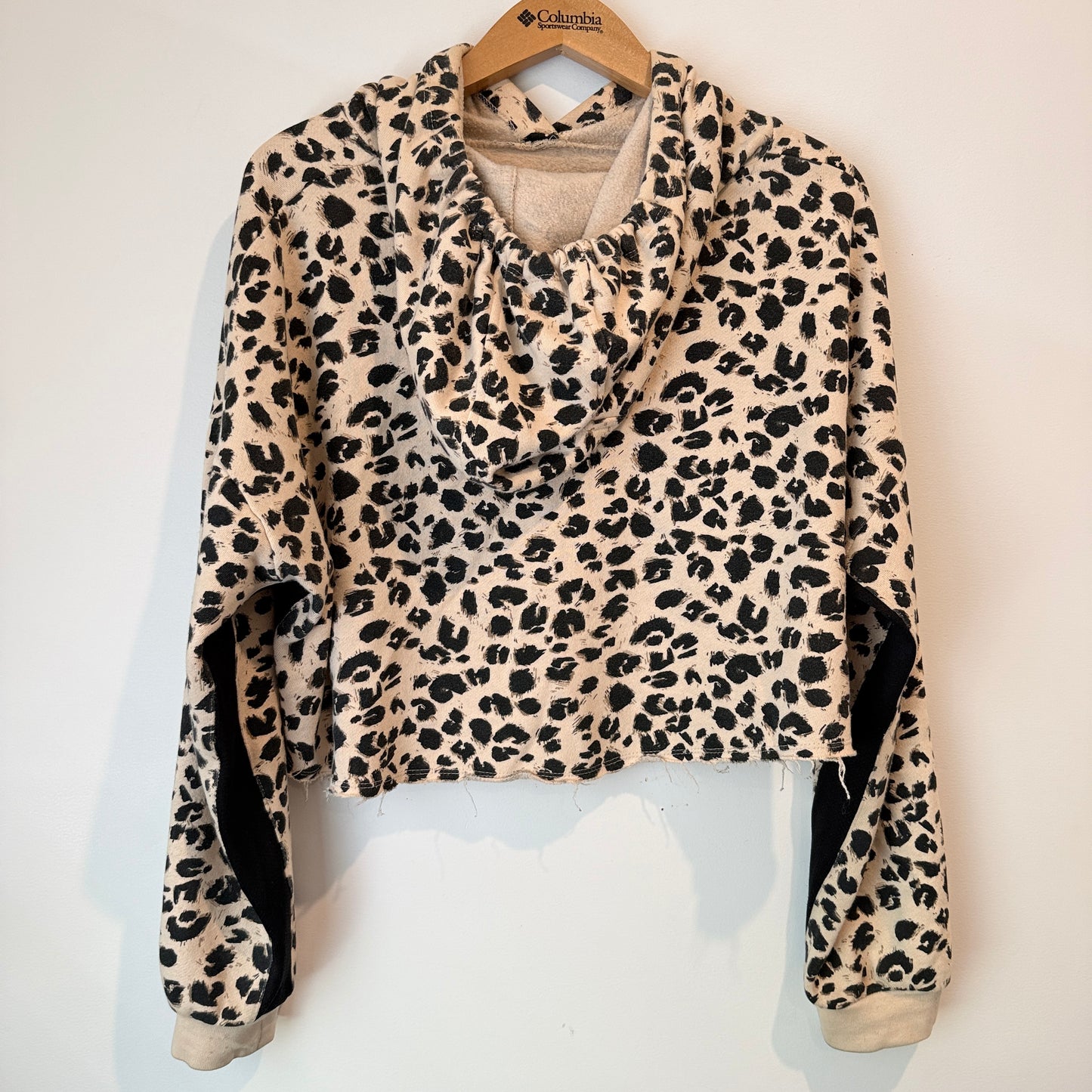 Brand Unknown Size L Cropped Leopard Print CropHoodie