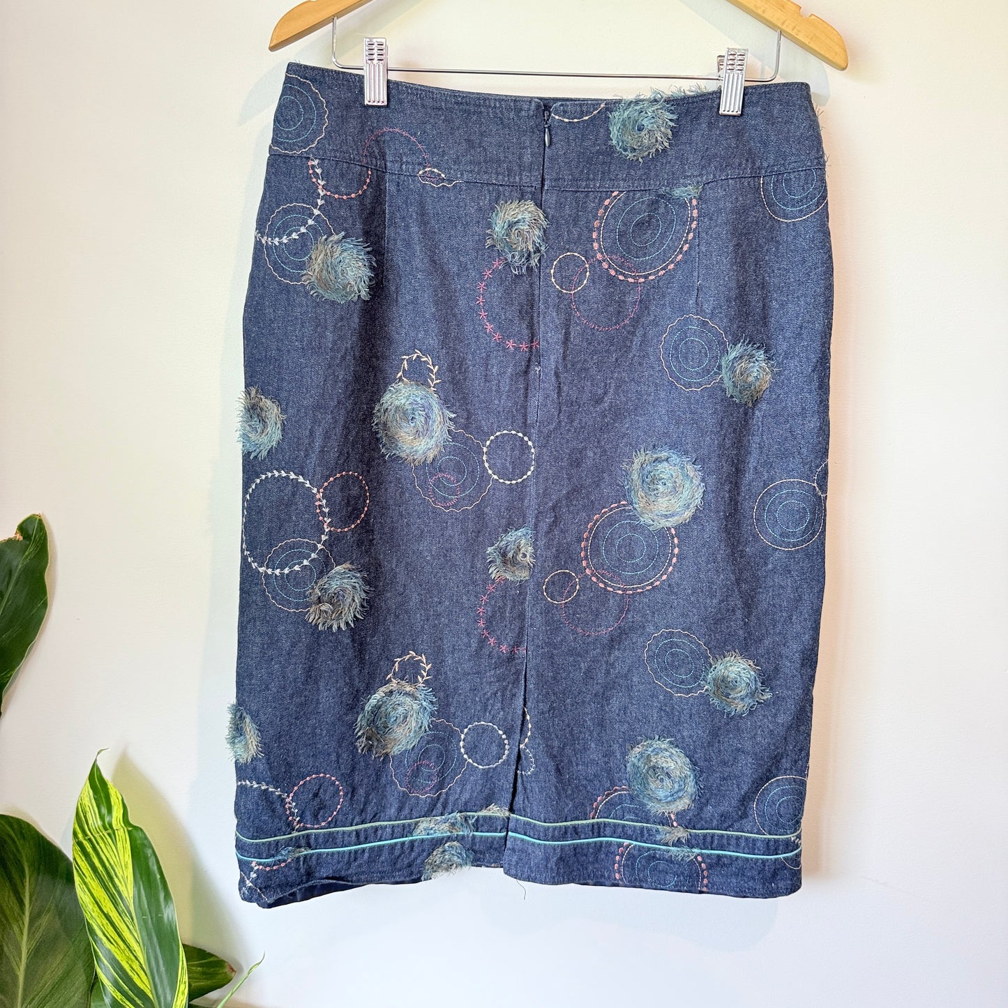 Klass Collection Denim Pencil Skirt Embroidered - Size 16