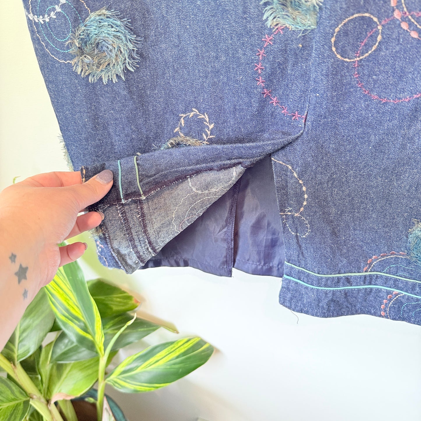 Klass Collection Denim Pencil Skirt Embroidered - Size 16