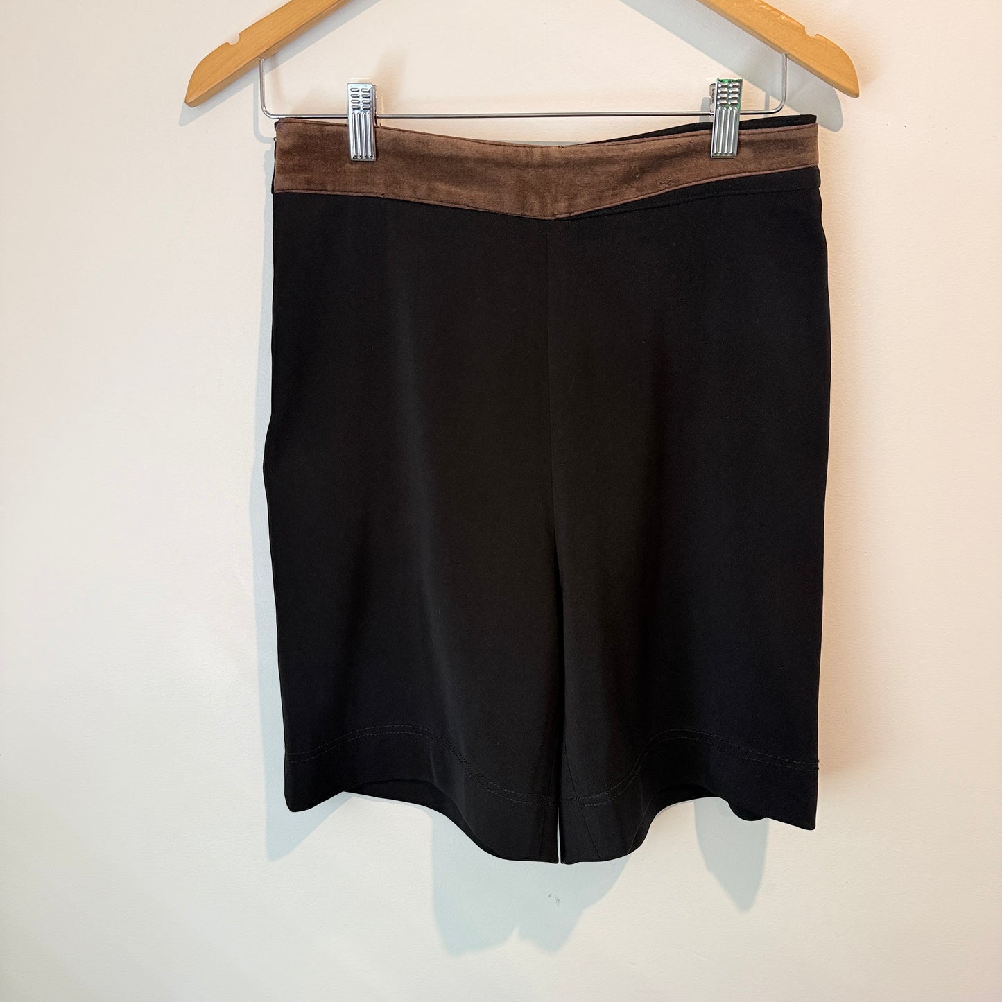 Brand Unknown Black Skirt – Waist 75cm