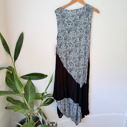 laRoc (NZ) Tokyo Slip Dress Black Leopard Print - 53cm U/arm to U/arm