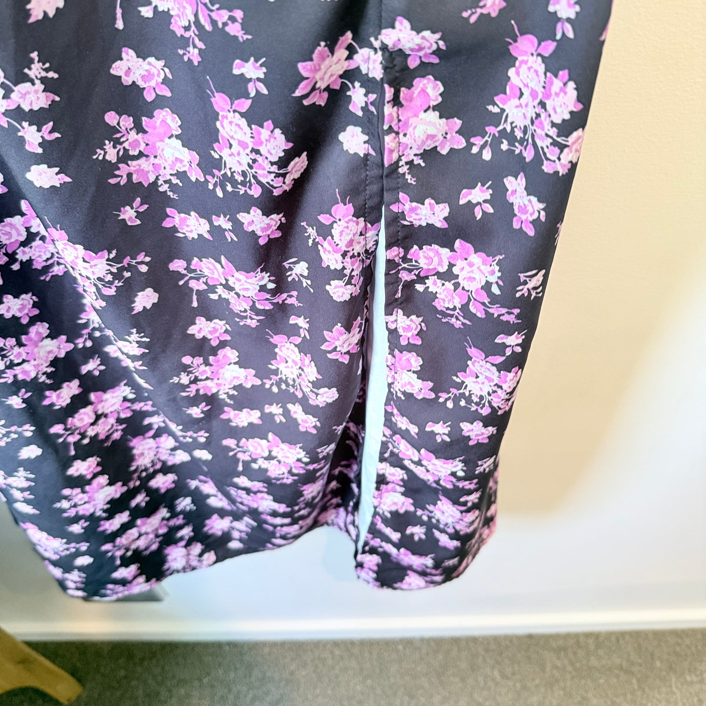 Black Floral Dress - XL (45cm U/Arm)