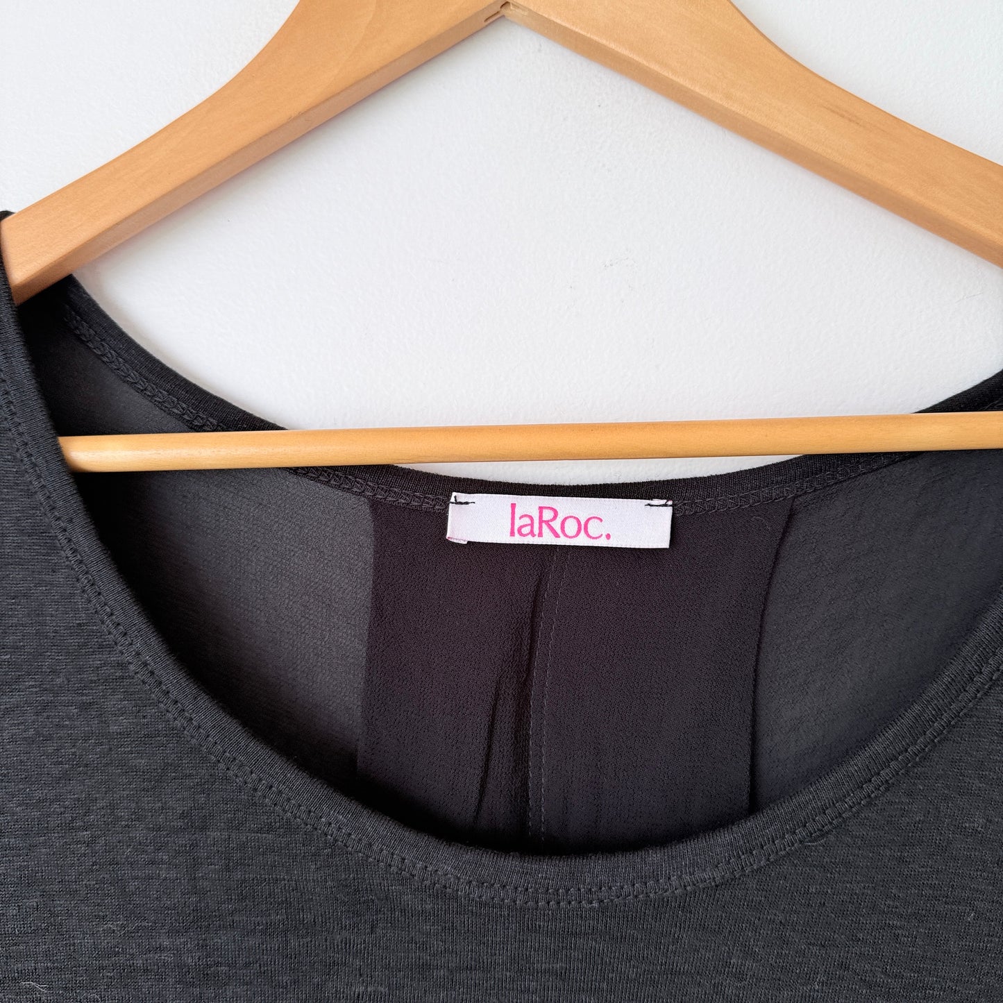 laRoc Inverness Top Black Made in NZ - 49cm U/Arm to U/Arm