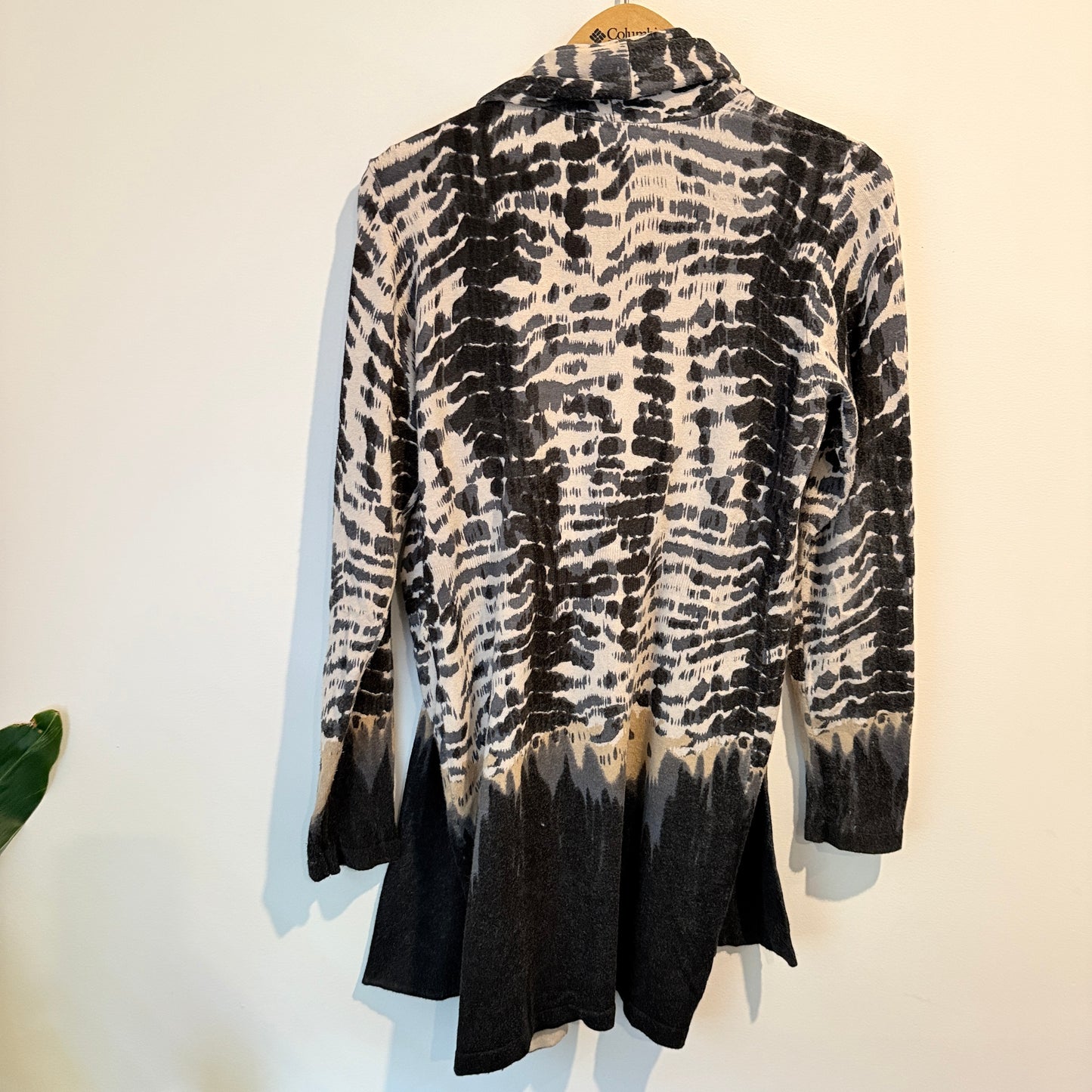 Ella J Size M Animal Print Open-Front Cardigan