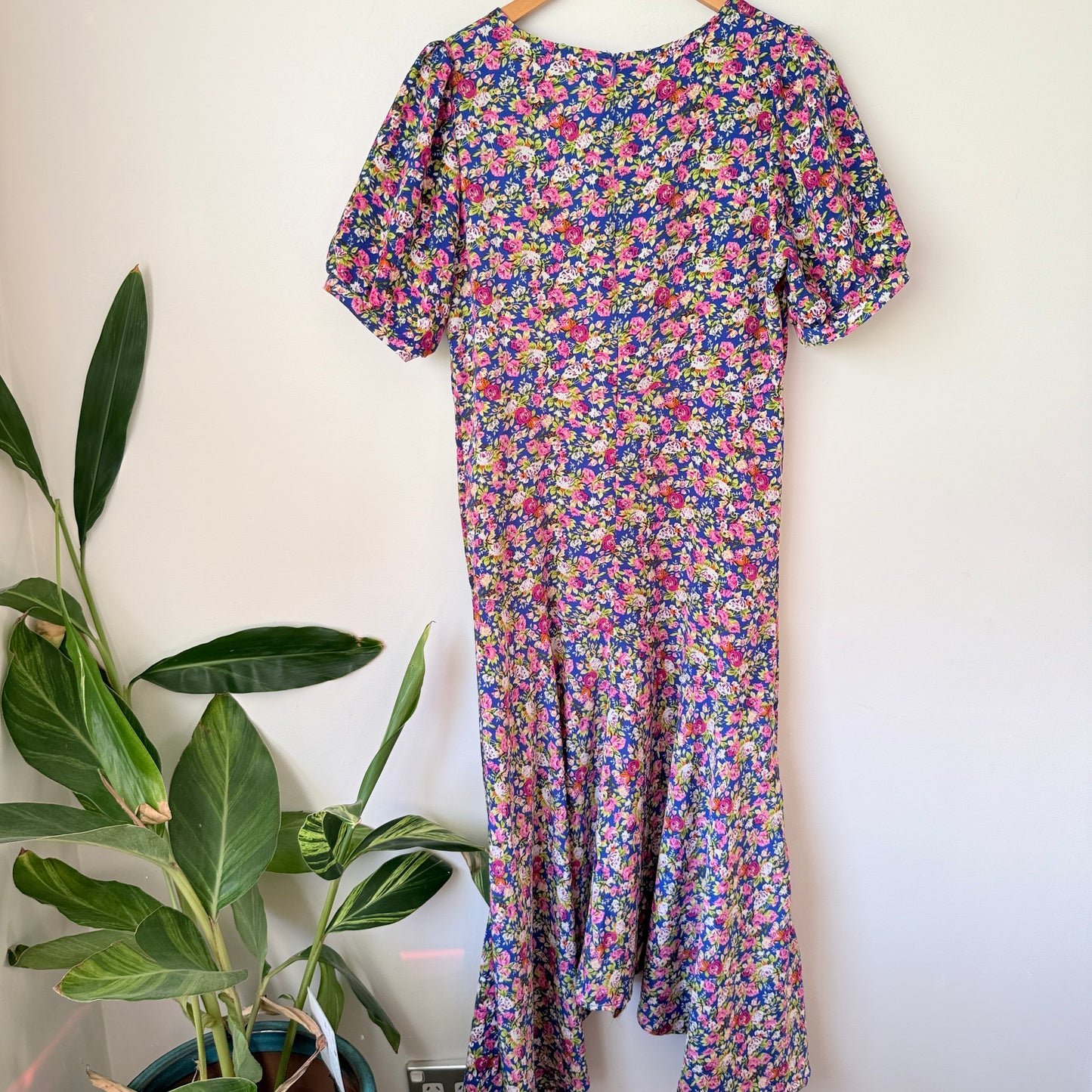 Mirrou Size M Floral Maxi Dress