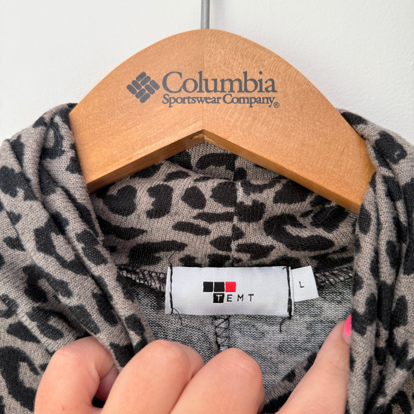 TEMT Size L Leopard Print Turtleneck Top