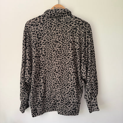 TEMT Size L Leopard Print Turtleneck Top