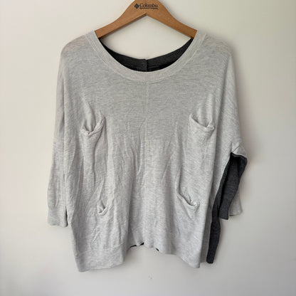 Ricochet Size XS Gray and White Knit Top with 3/4 Sleeves
