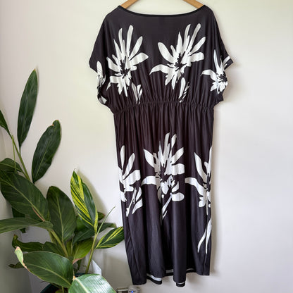 Shein Curve Size 2XL Black White Floral Print Dress Elastic Waist