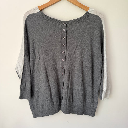Ricochet Size XS Gray and White Knit Top with 3/4 Sleeves