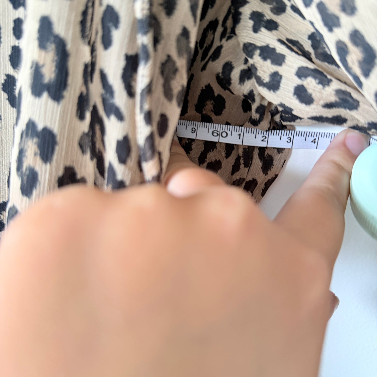 Brand Unknown Sheer Leopard Print Tiered Peasant Dress – U/Arm 63cm