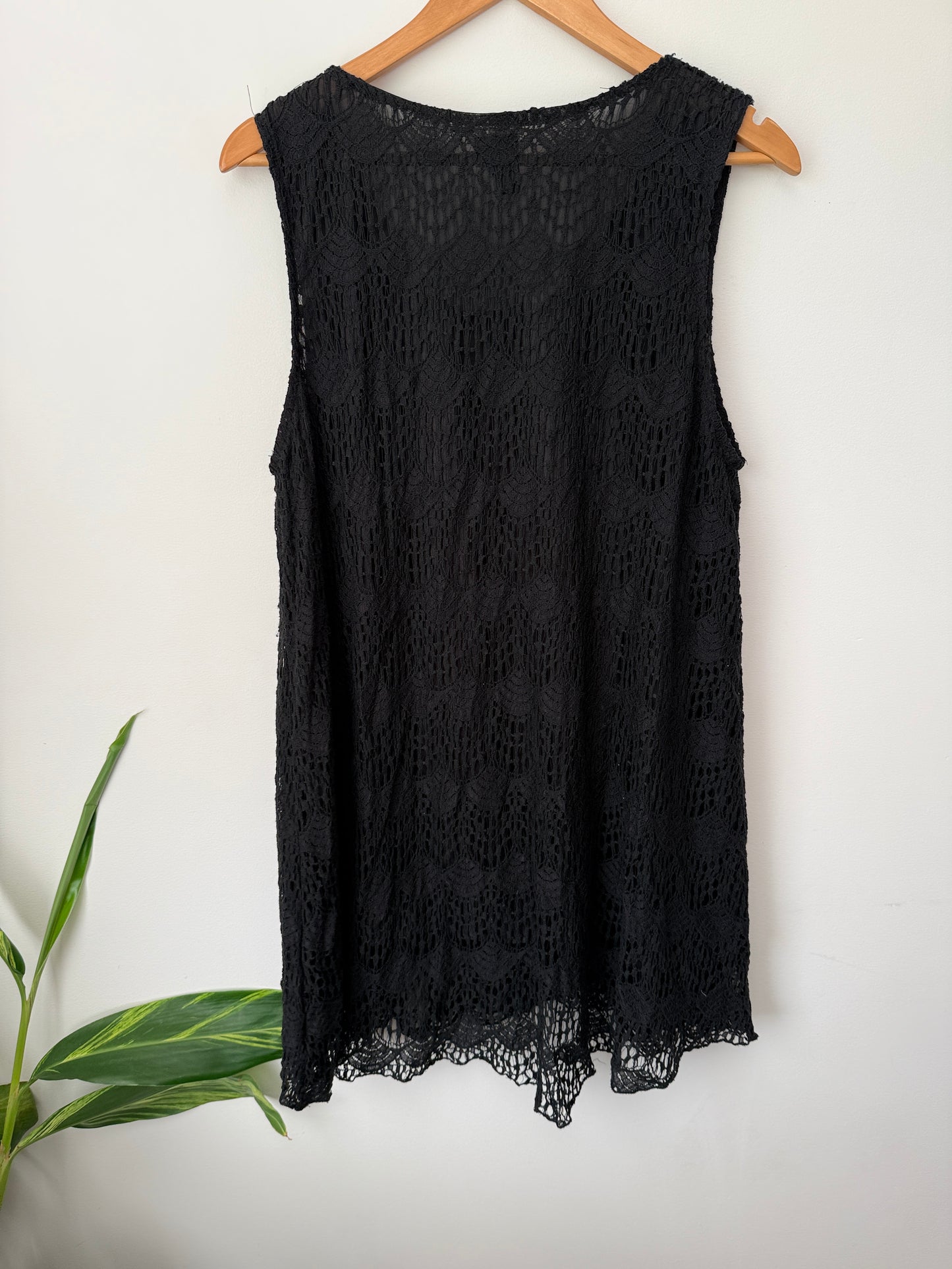 Izabel Size 16 Sleeveless Lace Top
