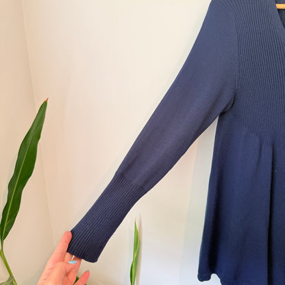 Visage (NZ Made) Size M 100% Merino Top