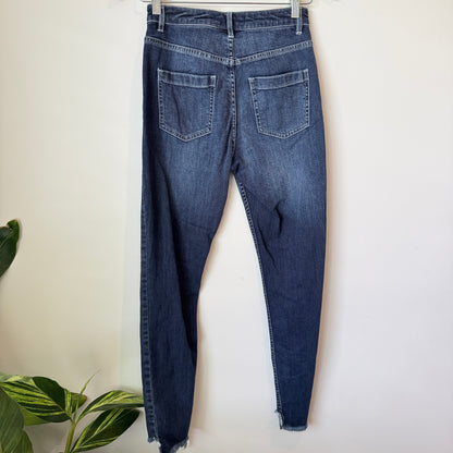 Country Road Size 6 High-Waisted Slim-Fit Blue Jeans