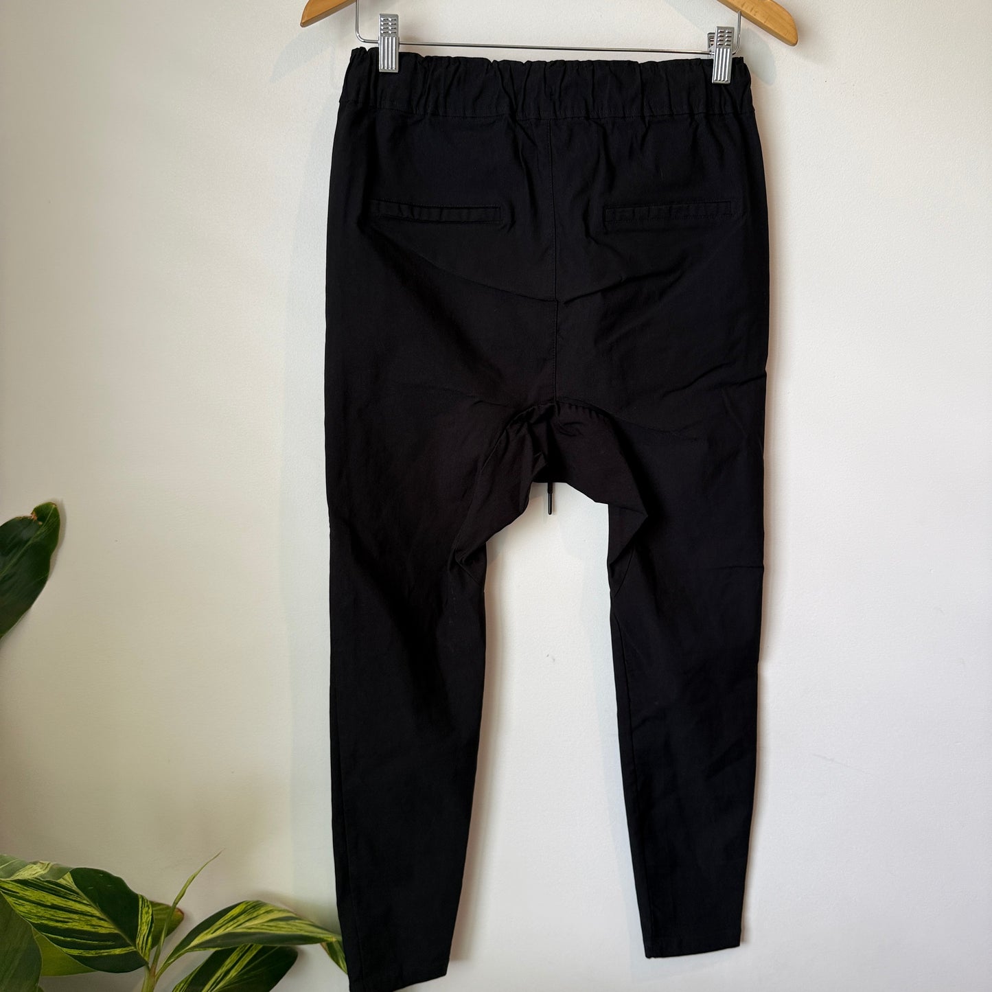 Decjuba D-Luxe Basics Size 6 Drop-Crotch Pants