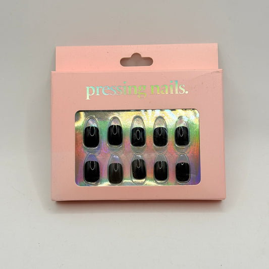 Pressing Nails – Black Gloss Press-On Nail Set
