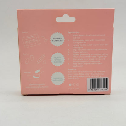 Pressing Nails – Black Gloss Press-On Nail Set