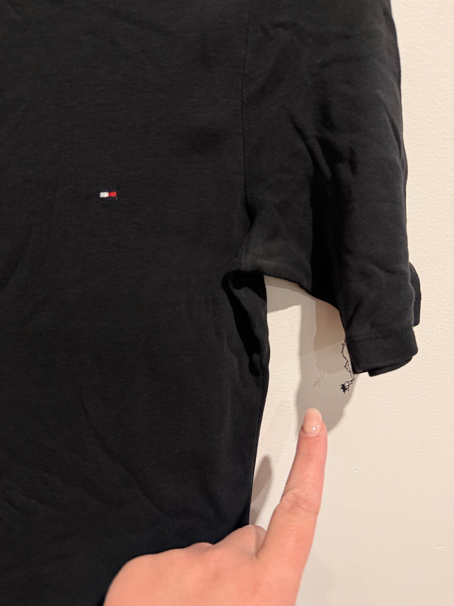 Tommy Hilfiger Size M Black T-Shirt