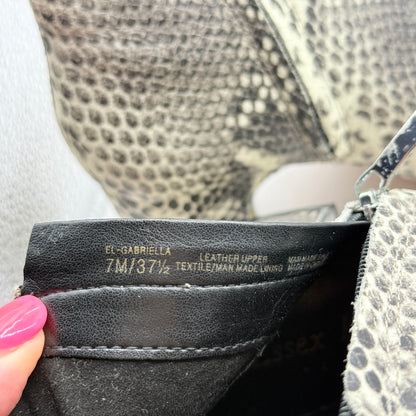 Essex Lane Gabriella Snake Print Ankle Boots Size 7M / 37.5