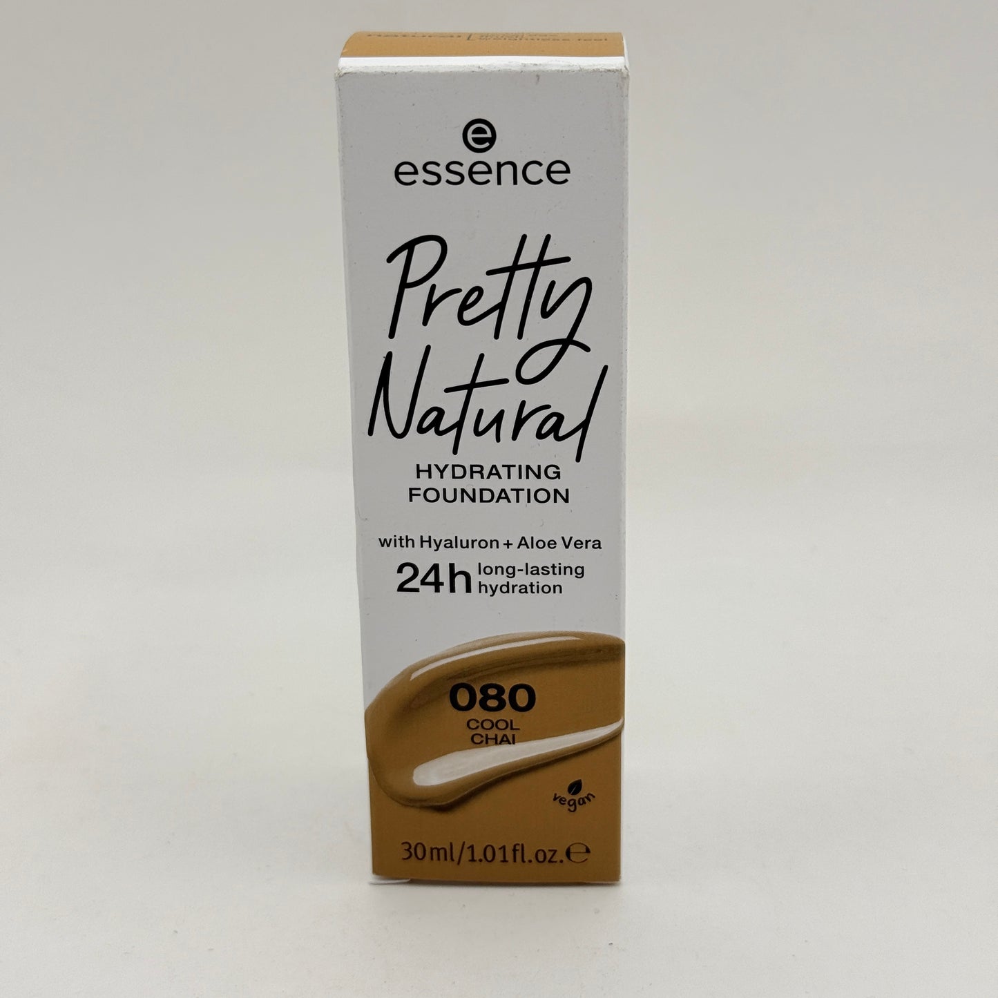 Essence Cosmetics Pretty Natural Base Hidratante 080-Cool Chai foundation 30ml