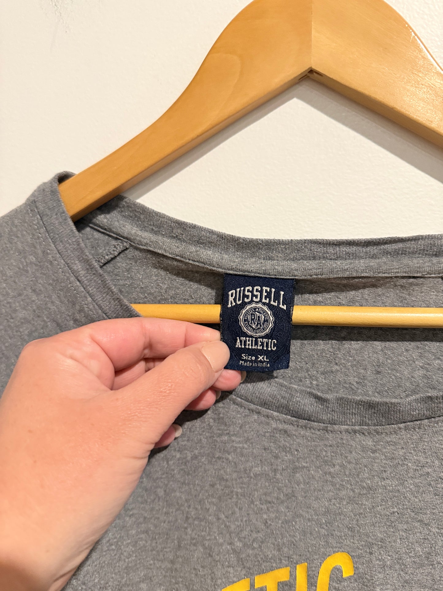 Russell Athletic Size XL Short-Sleeved Graphic T-Shirt