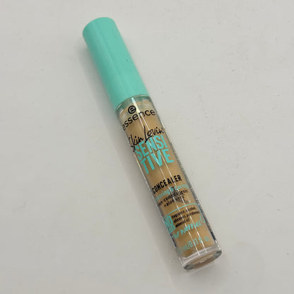 Essence Skin Lovin Sensitive Concealer 3.5 mL – 25 Medium Olive
