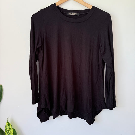 Succhi Collection by Susie Holland (NZ Made) Size U/Arm 49.5cm Black Viscose Top