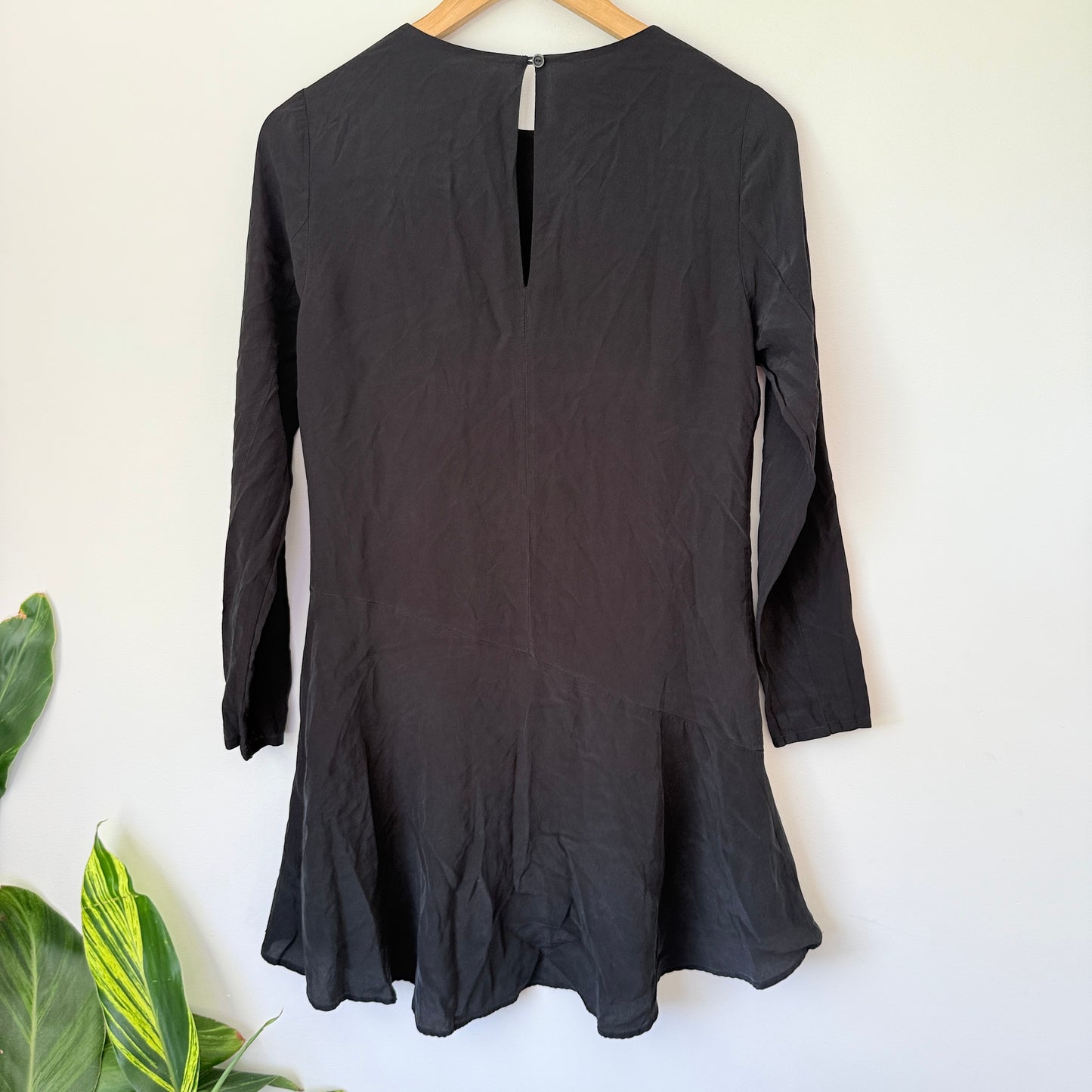 Ruby Size 8 Black Long Sleeve Mini Dress Drop Waist Ruffled Hem