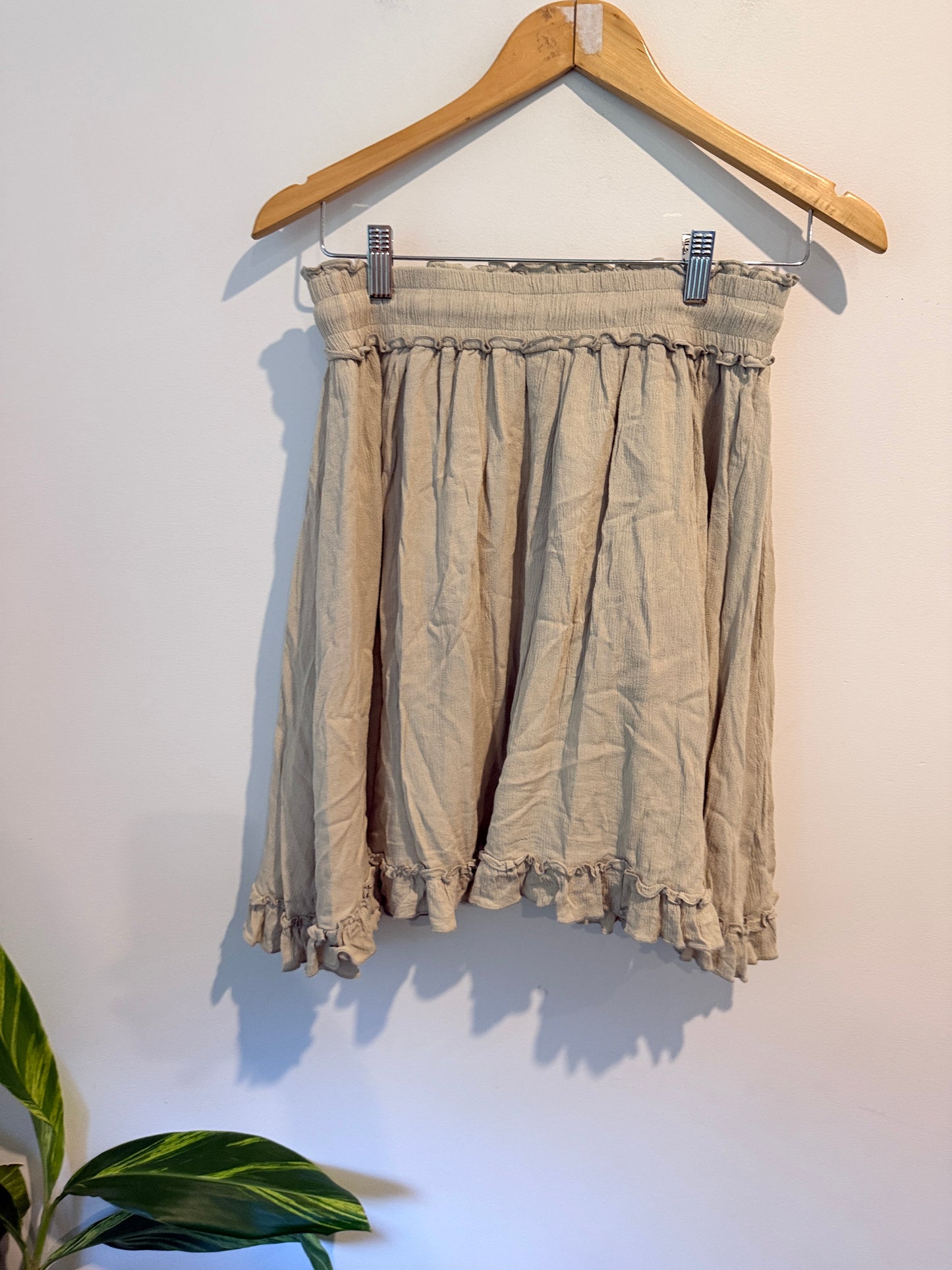 BNWT Paper Plane Boutique Size L Ruffled Skirt