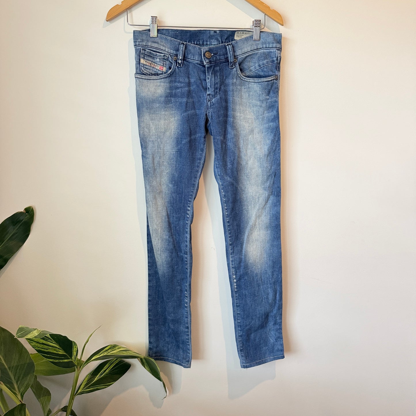 Diesel Getlegg Slim-Skinny Low Waist Jeans Blue - W25 L32