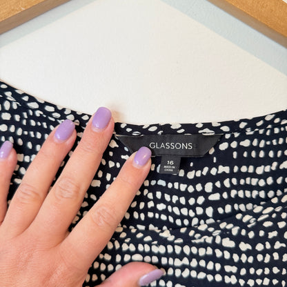 Glassons Black & White Patterned Tunic - Size 16