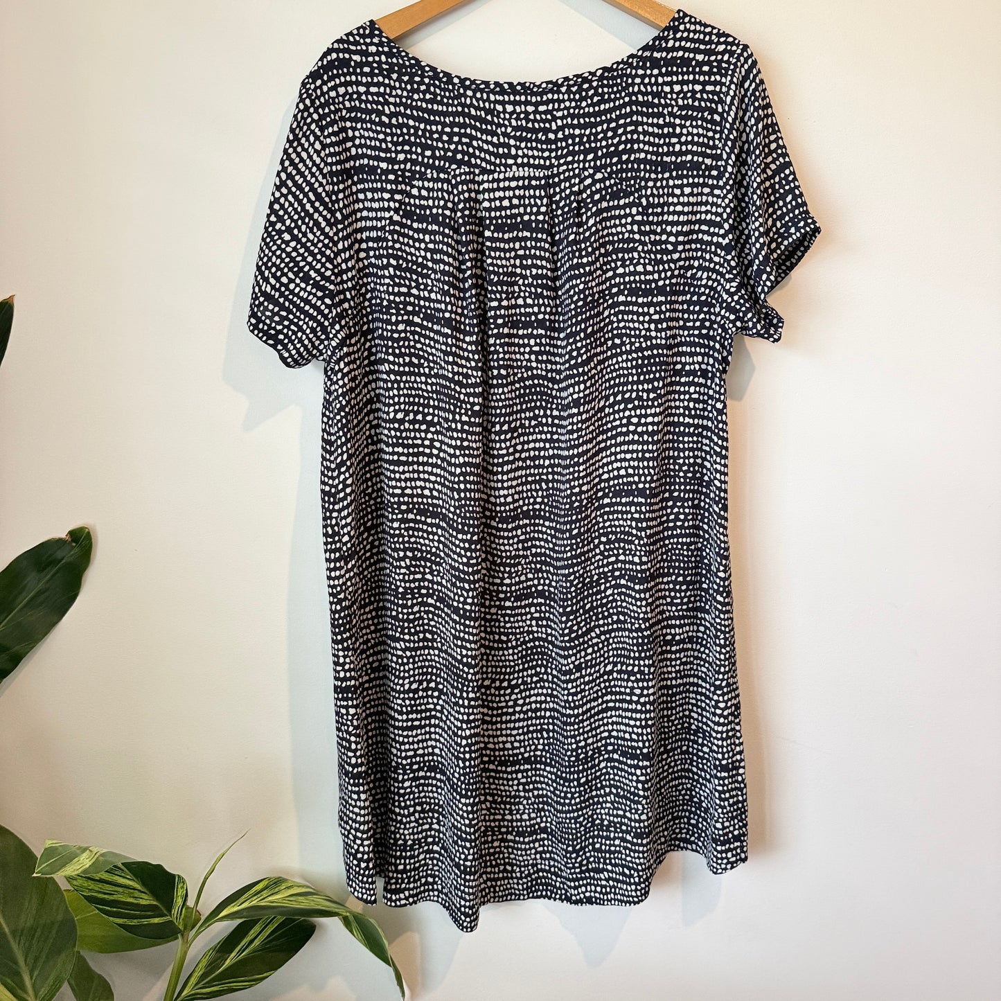 Glassons Black & White Patterned Tunic - Size 16