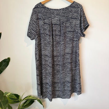 Glassons Black & White Patterned Tunic - Size 16