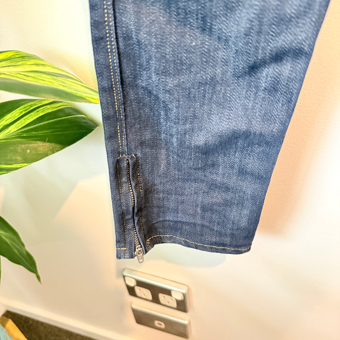 Tsubi Size 28 Slim Fit Jeans